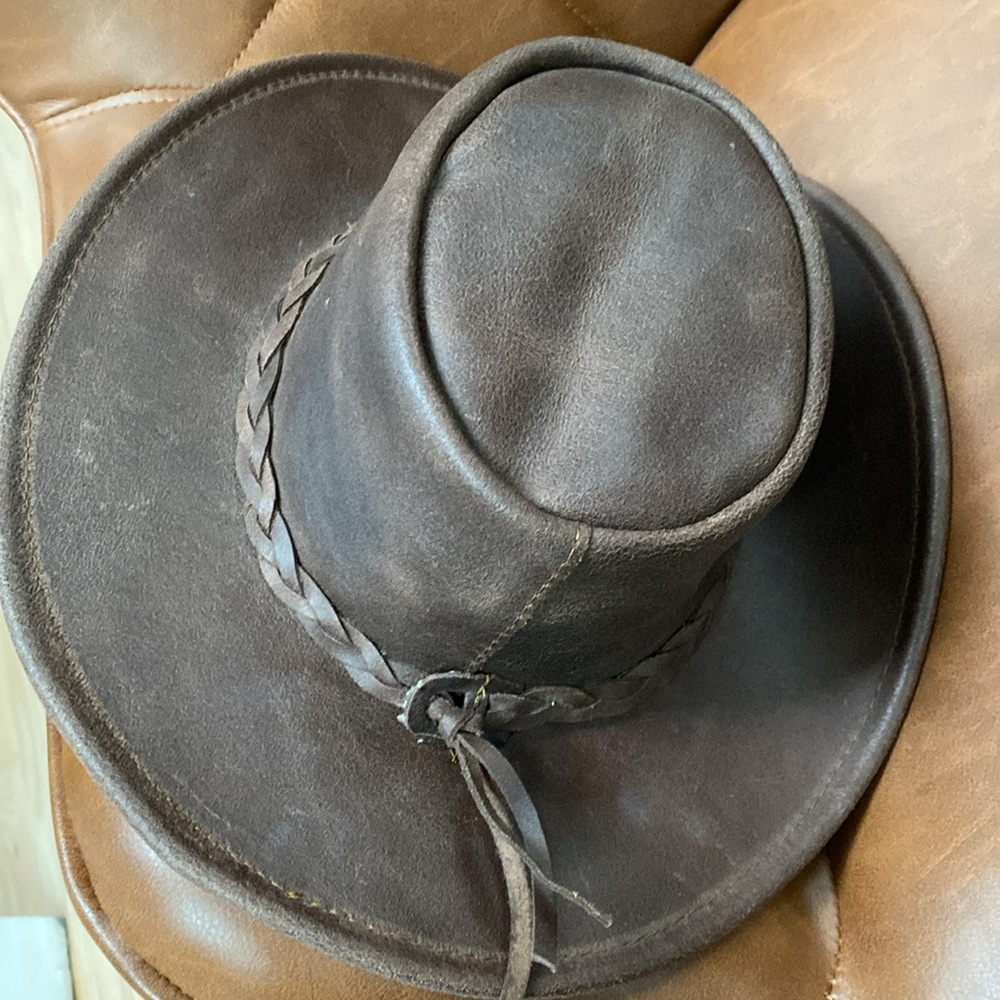 Minnetonka Unisex Tan Leather Fold Up Hat - Picture 16 of 17